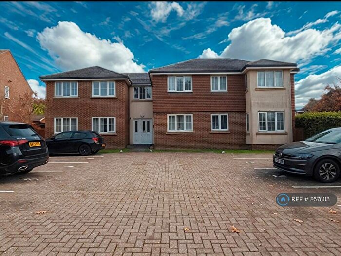 2 Bedroom Flat To Rent In Tinsley Court, Crawley, RH10