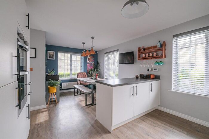 4 Bedroom Detached House For Sale In Anvil Court, Lindley, Huddersfield, HD3