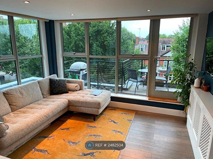 2 Bedroom Flat To Rent In Cherrywood Drive, London, SW15