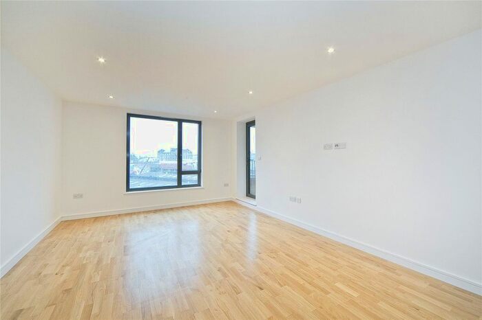 1 Bedroom Flat To Rent In Prince Edward Road, Hackney Wick, London, E9