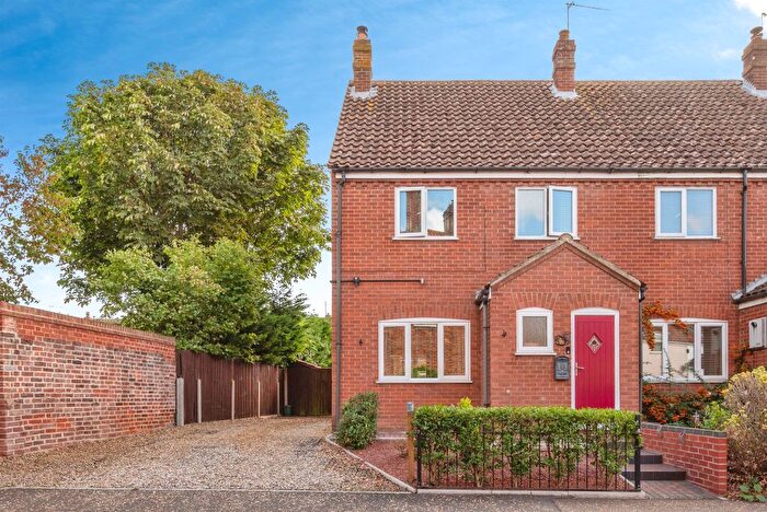 2 Bedroom End Of Terrace House For Sale In Chapel Street, Cawston, Norwich, NR10