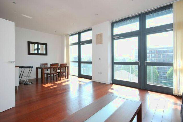 2 Bedroom Flat To Rent In Pentonville Road, Islington, London, N1