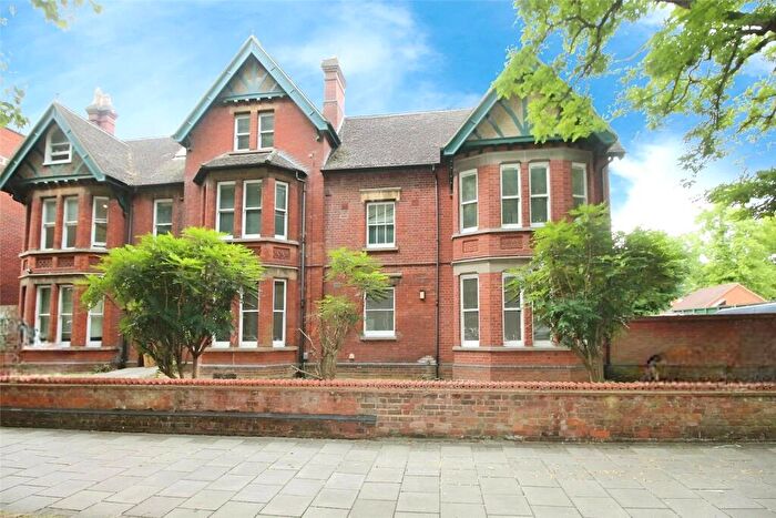 1 Bedroom Flat To Rent In De Parys Avenue, Bedford, Bedfordshire, MK40