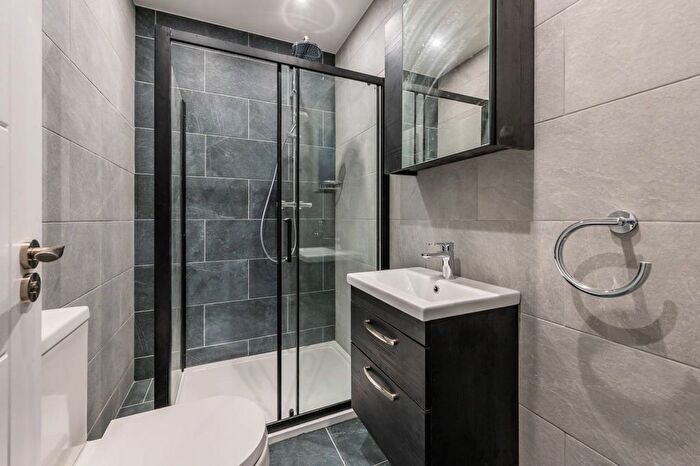 3 Bedroom Maisonette To Rent In Colney Hatch Lane, Colney Hatch, London, N10