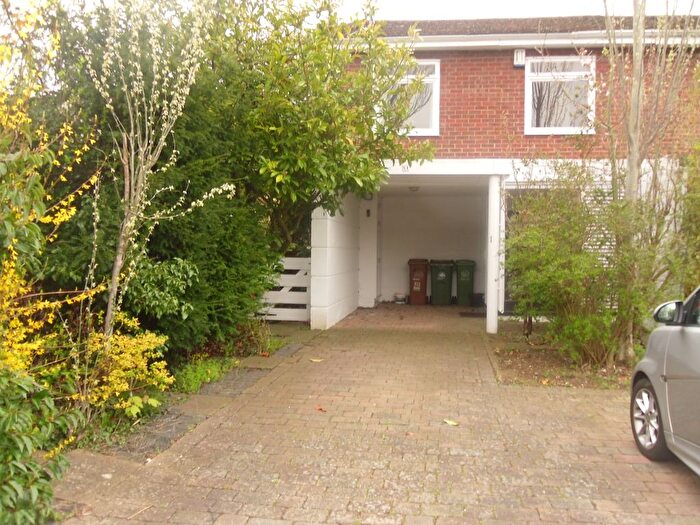 3 Bedroom End Of Terrace House To Rent In Worcester Road, Sutton, SM2