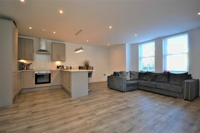 3 Bedroom Flat To Rent In Orchard Road, Bromley BR1