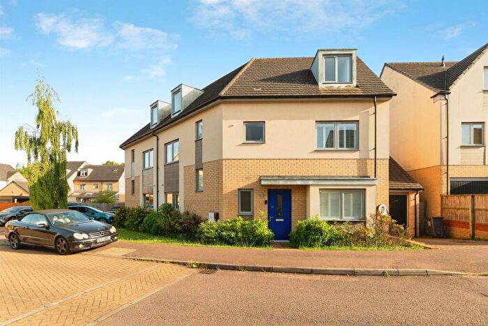 5 Bedroom Semi-Detached House For Sale In Brimstone Drive, Chrysalis Park, Stevenage, SG1