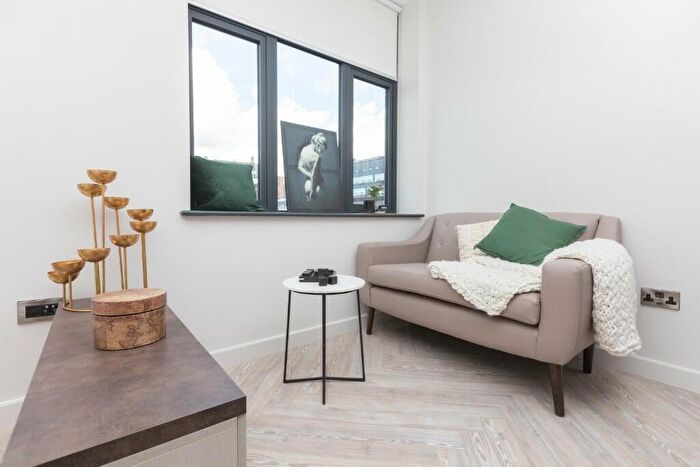 Studio To Rent In Little Lever Street, Studio Apartment, M1