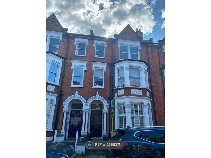 2 Bedroom Flat To Rent In Brixton, London, SW2