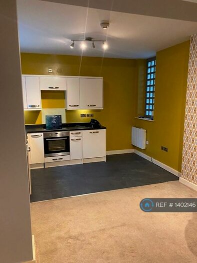 2 Bedroom Flat To Rent In Ravenscliffe Road, Stoke-On-Trent, ST7