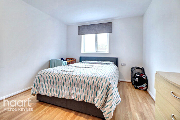 2 Bedroom Flat For Sale In Helford Place, Fishermead, MK6