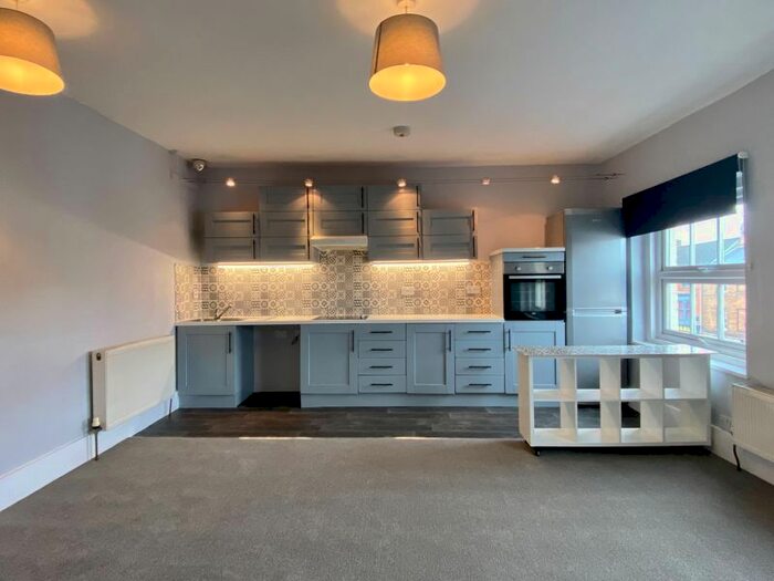 2 Bedroom Flat To Rent In East Reach, Taunton, TA1