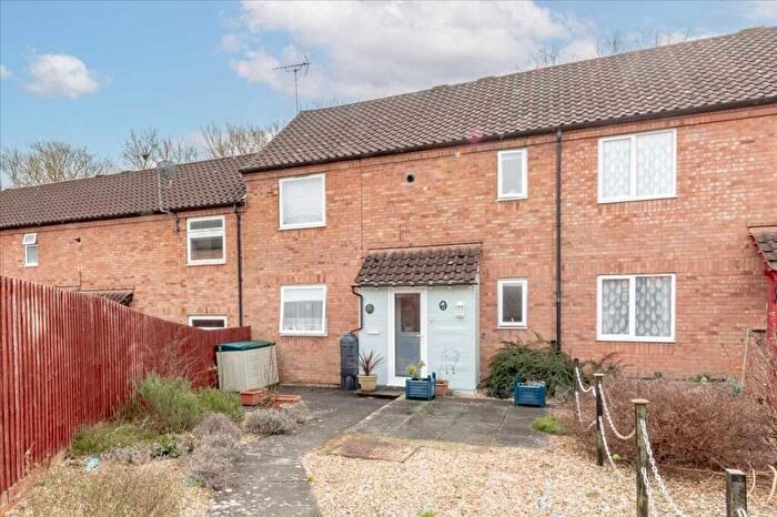 3 Bedroom Terraced House For Sale In Brownbaker Court, Neath Hill, Milton Keynes, MK14