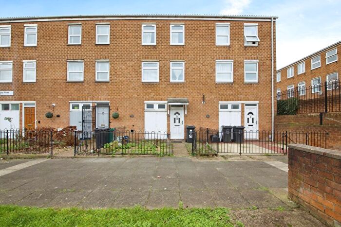4 Bedroom Town House For Sale In Malpas Road, London, E8