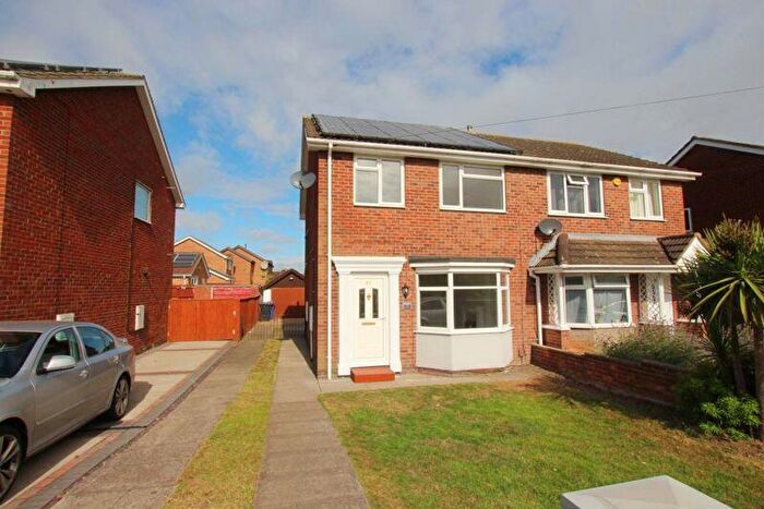 3 Bedroom Semi-Detached House To Rent In Ferndown Drive, Immingham, DN40