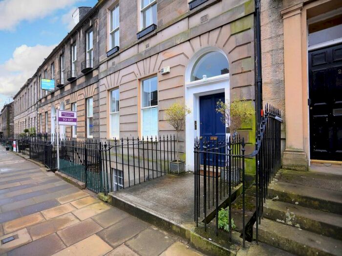 2 Bedroom Flat To Rent In Albany Street, Edinburgh, EH1