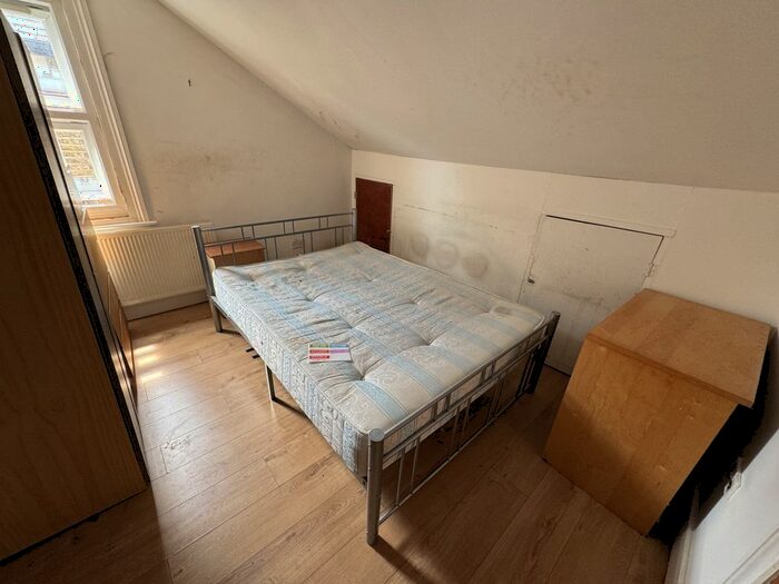 1 Bedroom Studio To Rent In Ro, Hounslow, TW3