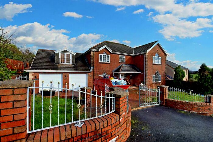 4 Bedroom Detached House For Sale In Brodawel, Llannon, Llanelli, SA14