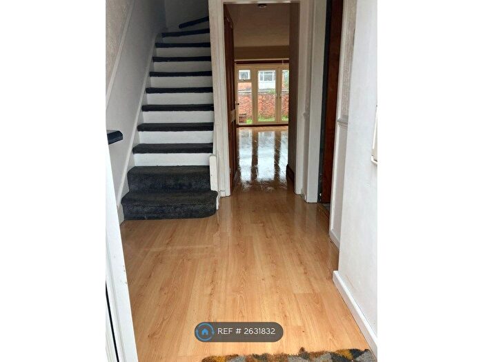 3 Bedroom Detached House To Rent In Hunnington Close, Birmingham, B32