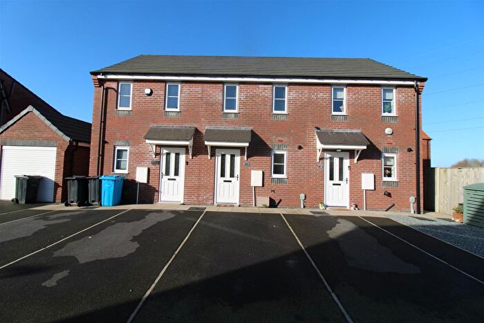 2 Bedroom Terraced House For Sale In Harbottle Way, Hull, HU7