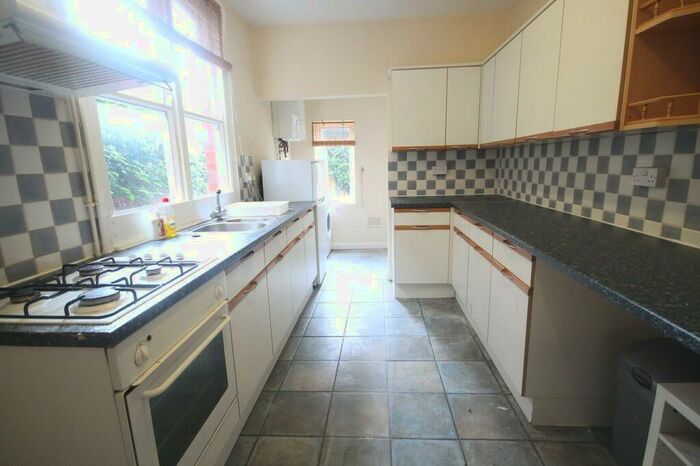 4 Bedroom Town House To Rent In Walton Street, Leicester, LE3