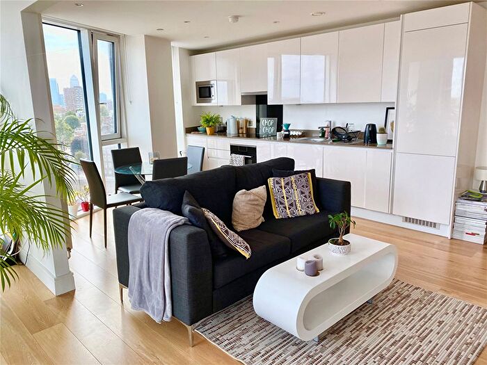 2 Bedroom Flat To Rent In Skyview Tower, High Street, E15