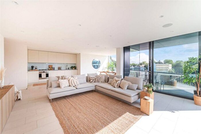3 Bedroom Flat To Rent In Oval Road, London, NW1