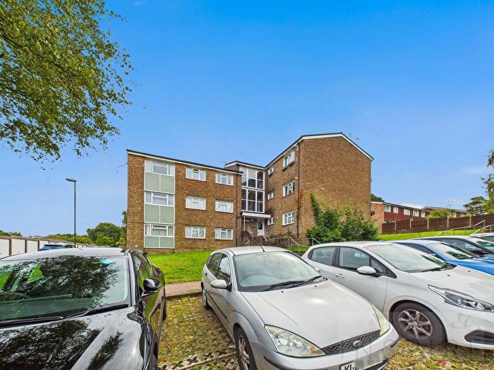 2 Bedroom Flat For Sale In Dalton Close, Keir Hardie House Dalton Close, RH11