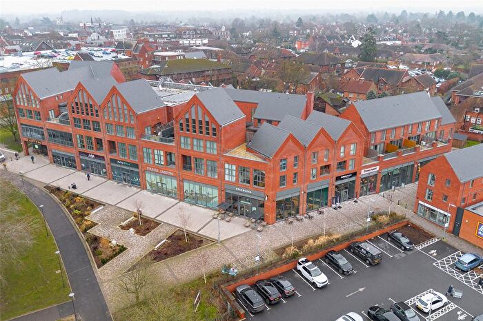 2 Bedroom Flat For Sale In Elms Walk, Wokingham, Berkshire, RG40
