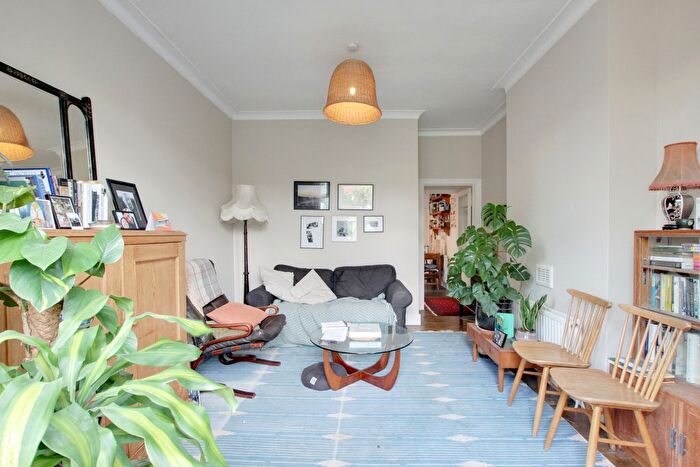 2 Bedroom Flat To Rent In Howard Road, Walthamstow, London, E17