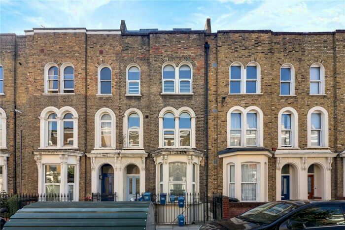 3 Bedroom Flat To Rent In Dunlace Road, Clapton, London, E5