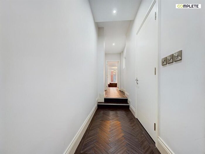 1 Bedroom Apartment For Sale In Water Street, Liverpool, L3
