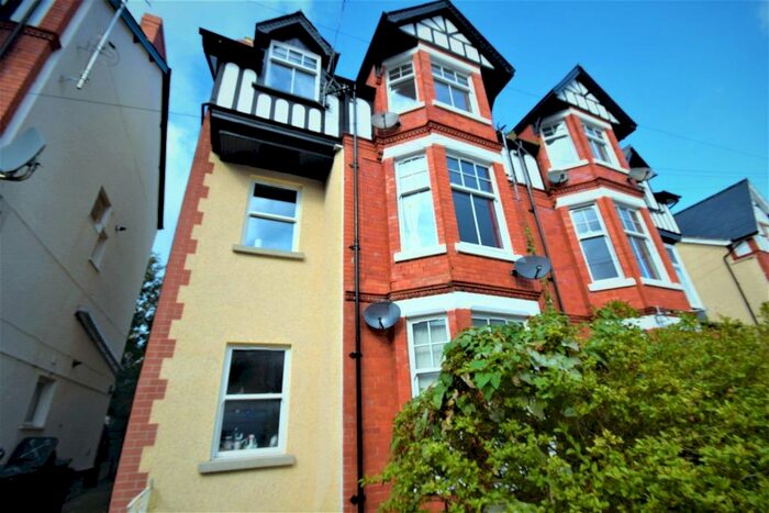 2 Bedroom Flat To Rent In Lawson Road, Colwyn Bay, LL29