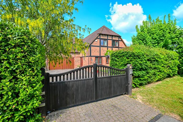 4 Bedroom Detached House For Sale In Highdown Hill Road, Reading, RG4