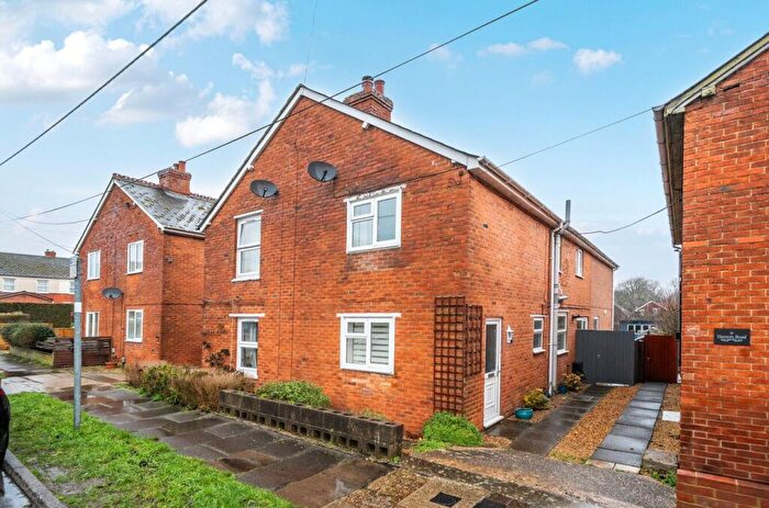 3 Bedroom Semi Detached House For Sale In Hanson Road, Andover, SP10