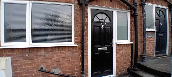 2 Bedroom Flat For Sale In Church Hill Road, Barnet, North London, EN4