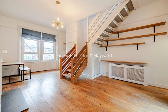 2 Bedroom Flat To Rent In Kempshott Road, London, SW16