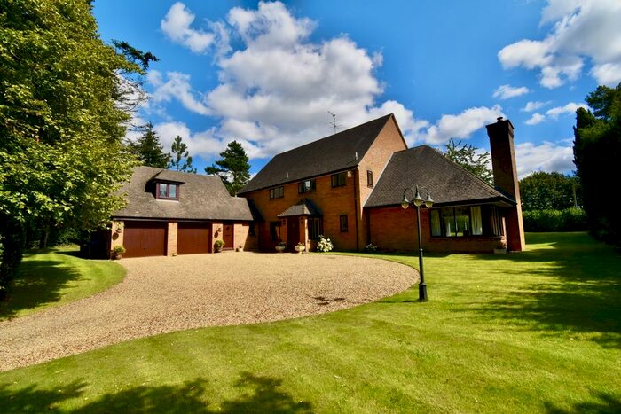 5 Bedroom Detached House To Rent In The Limes, Church Brampton, Northamptonshire, NN6