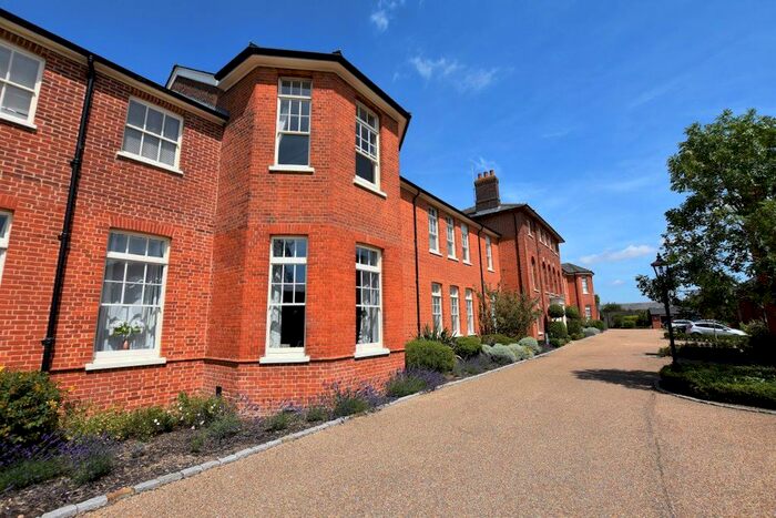 3 Bedroom Flat To Rent In Old St. Michaels Drive, Braintree, CM7