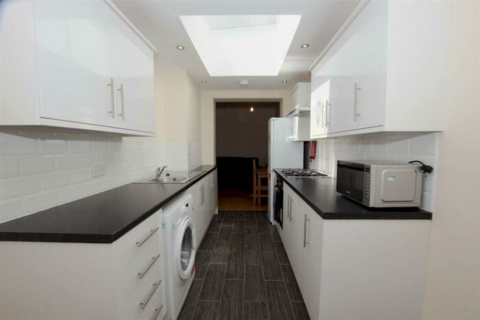 5 Bedroom House To Rent In Selly Hill Road, Birmingham, B29