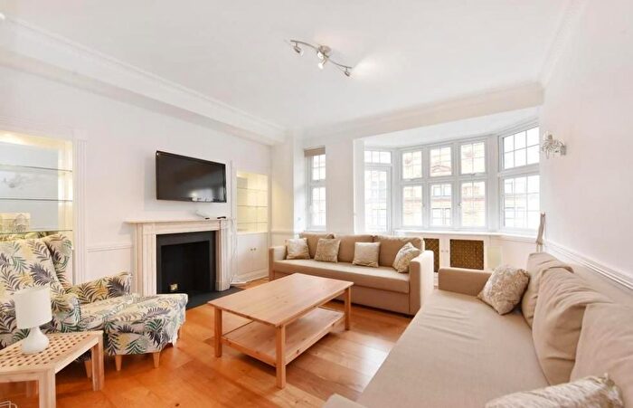 3 Bedroom Flat To Rent In Park Road, Marylebone, London, NW1