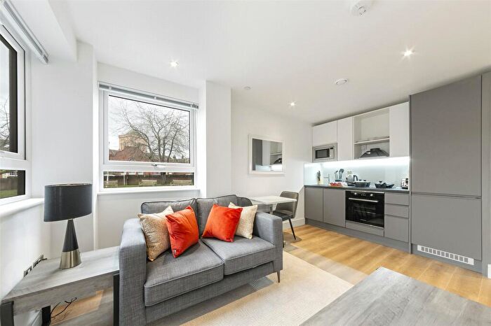 Apartment To Rent In Wood Street, East Grinstead, West Sussex, RH19