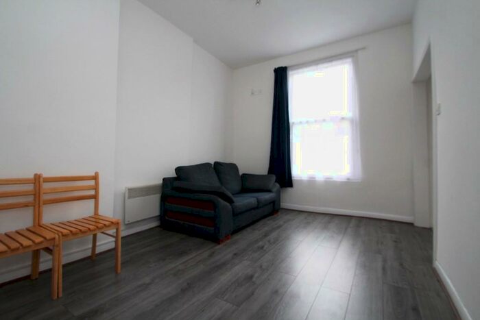 2 Bedroom Flat To Rent In Marlborough Road, London, N19
