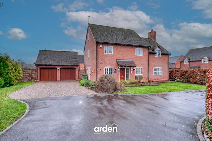 5 Bedroom Detached House For Sale In Hanbury Road, Hanbury, B60