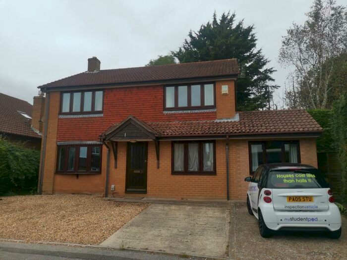 7 Bedroom Property To Rent In Bedroom Property In Bournemouth, BH12