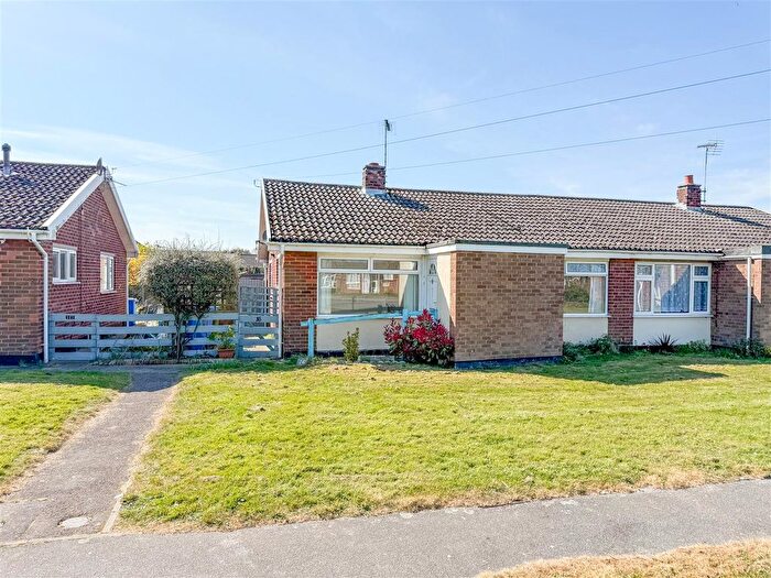 2 Bedroom Semi-Detached Bungalow For Sale In Shaw Avenue, Carlton Colville, Lowestoft, NR33