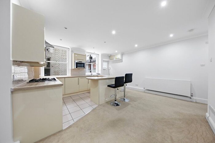 2 Bedroom Flat To Rent In Bedford Court Mansions, Adeline Place, Bloomsbury, WC1B