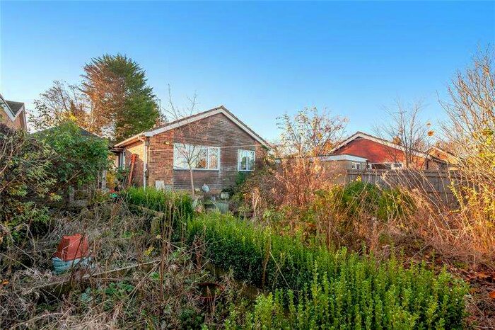 3 Bedroom Bungalow For Sale In St Johns Way, Hempton, Banbury, Oxfordshire, OX15