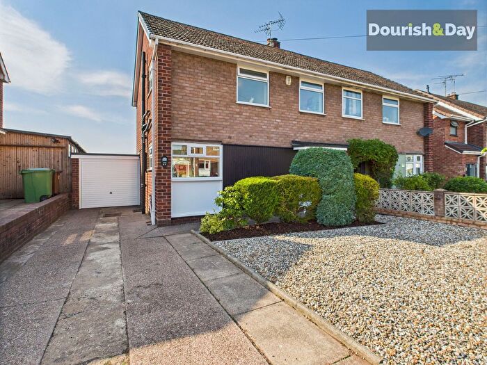 3 Bedroom Semi-Detached House For Sale In Doxey Fields, Stafford, ST16