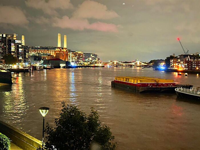 1 Bedroom Flat To Rent In Riverside Court, Vauxhall, SW8